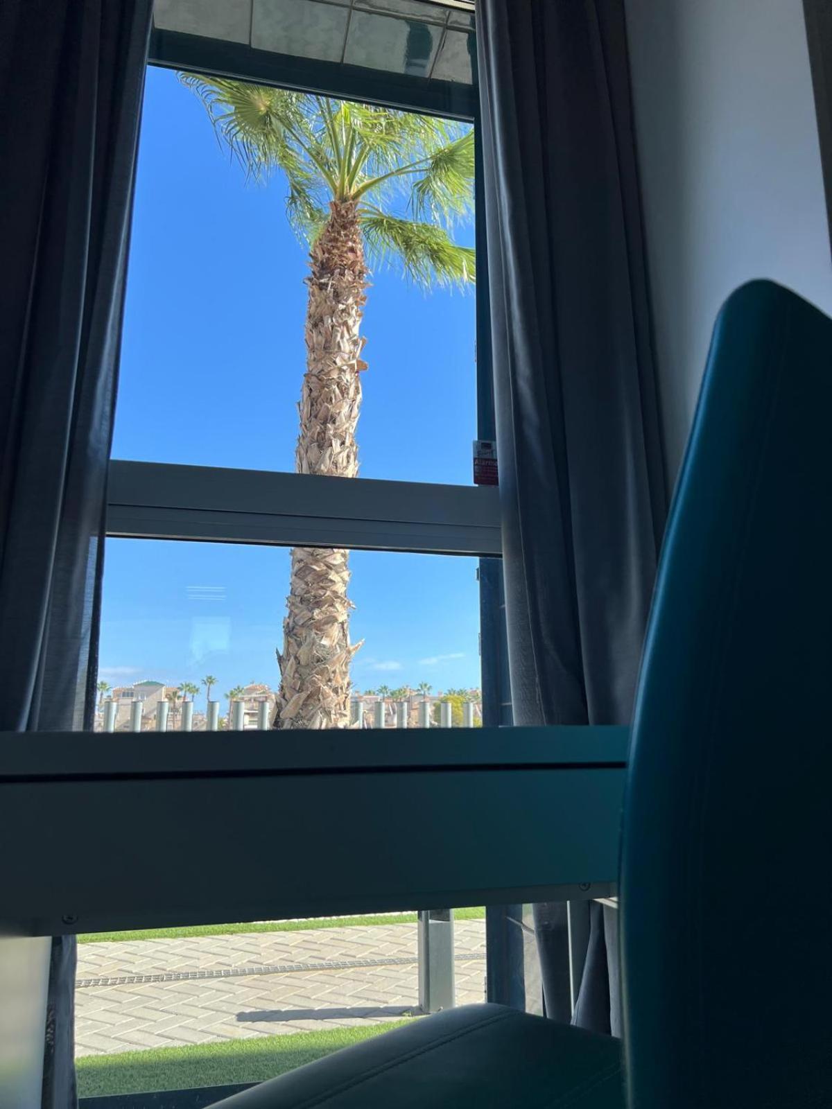 オリウエラPalmview Poolside Heaven In Turquesa Del Marアパートメント エクステリア 写真